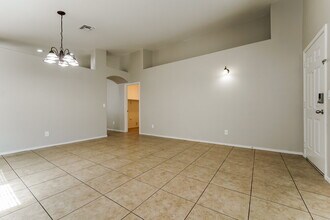 5861 W Agave Bloom Ln in Tucson, AZ - Building Photo - Building Photo