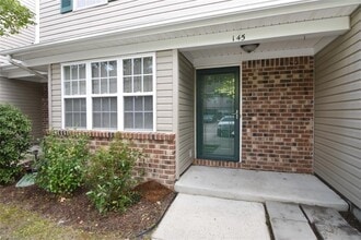 145 Horse Run Dr in Chesapeake, VA - Building Photo - Building Photo