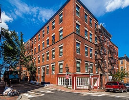 98 Myrtle St in Boston, MA - Building Photo