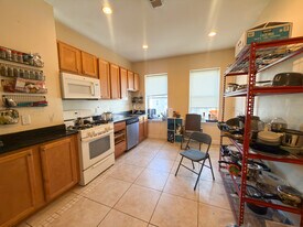 193 Boylston St, Unit 2 in Boston, MA - Building Photo