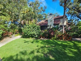 1210 Cottonwood Trail in Sarasota, FL - Building Photo