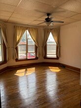 151 Wisconsin Ave, Unit #1 in East Dubuque, IL - Foto de edificio - Building Photo