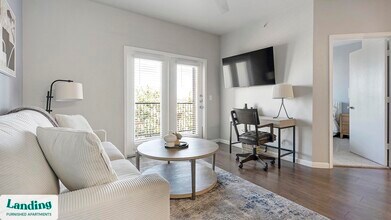 11022 Culebra Rd in San Antonio, TX - Foto de edificio - Building Photo