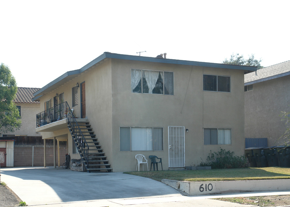 610 E 4th St in Corona, CA - Building Photo