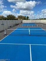 3015 Horizon Ln in Naples, FL - Building Photo