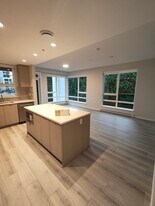 629 Cottonwood Av in Coquitlam, BC - Building Photo