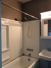 1532 17th Ave in Moline, IL - Building Photo - Building Photo