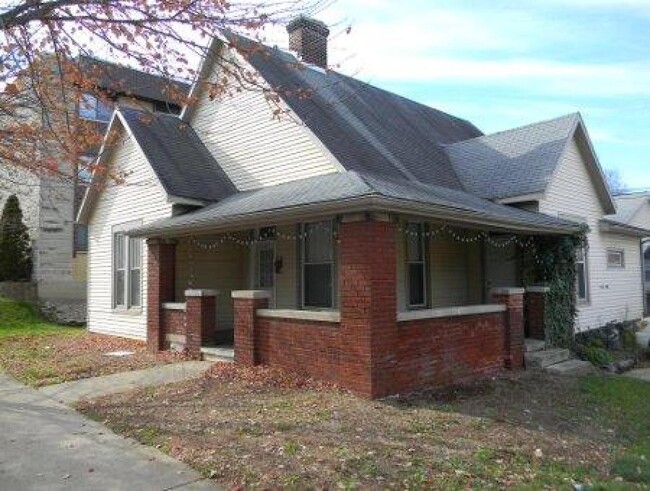 416 S Dunn St in Bloomington, IN - Foto de edificio - Building Photo