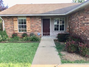 4433 W Cheyenne Dr in Fayetteville, AR - Building Photo - Building Photo