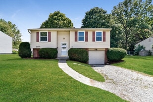 11401 McDowell Dr in Indianapolis, IN - Building Photo