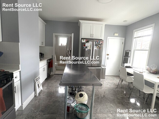 281 Cardinal Medeiros Ave in Cambridge, MA - Building Photo - Building Photo