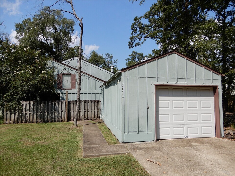 26612 Quail Ct in Huntsville, TX - Building Photo