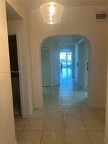 10700 NW 66th St in Doral, FL - Building Photo