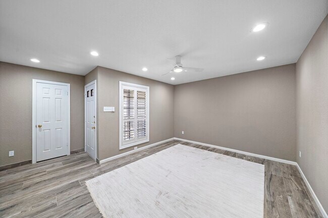 1311 Antoine Dr