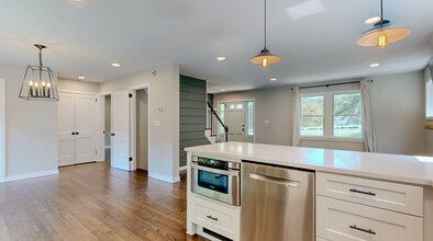 56 Banks Rd in Easton, CT - Building Photo - Building Photo