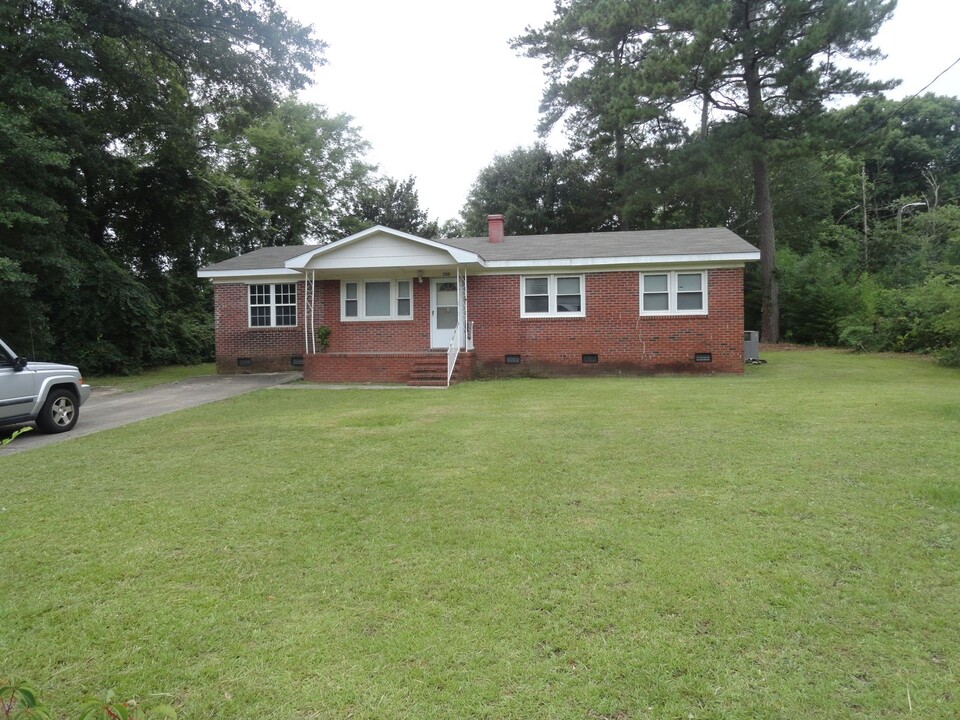 958 Louise Cir in Fayetteville, NC - Building Photo