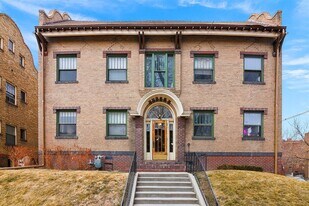 975 N Washington St in Denver, CO - Building Photo