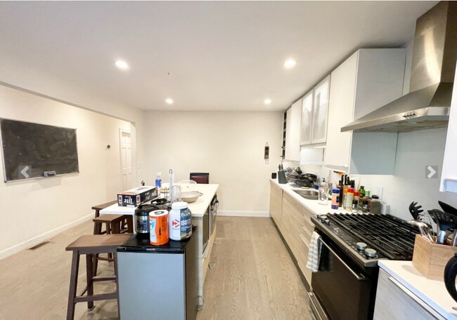 21 Iroquois St, Unit 1 in Boston, MA - Building Photo - Building Photo