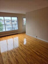 11582 De Saint-Réal Rue in Montréal, QC - Building Photo - Building Photo