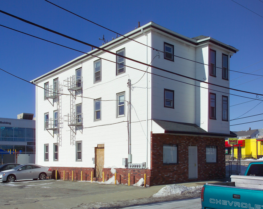 9 Quarry St in Fall River, MA - Building Photo