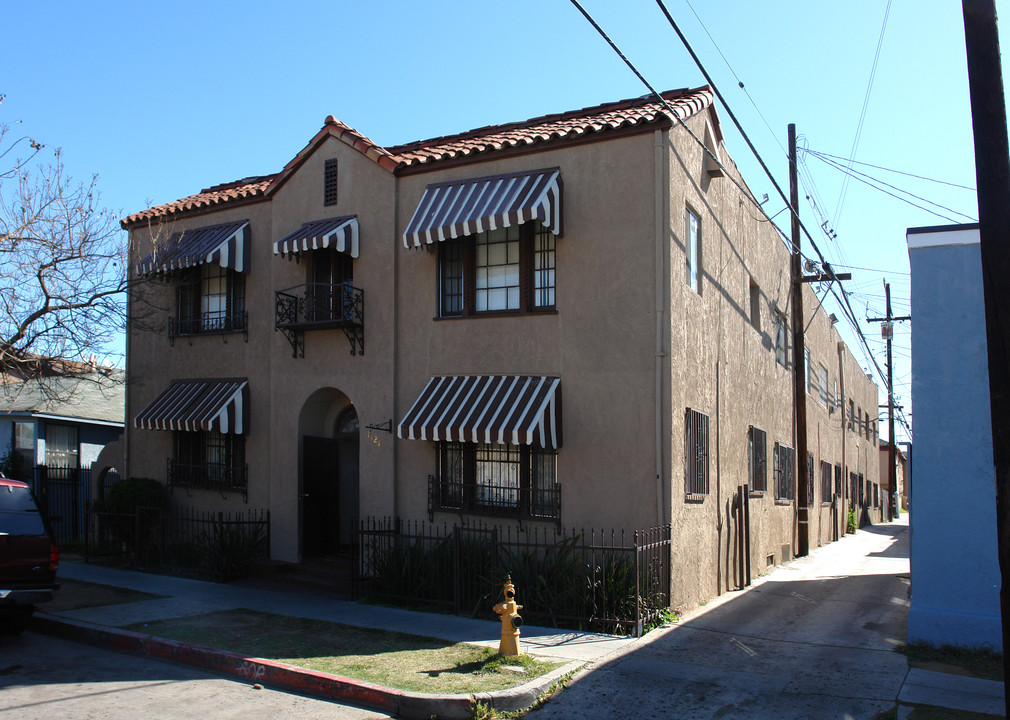 1424 Chestnut Ave in Long Beach, CA - Building Photo