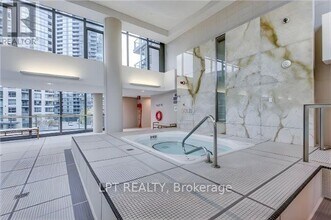 209 Fort York Blvd in Toronto, ON - Building Photo - Building Photo