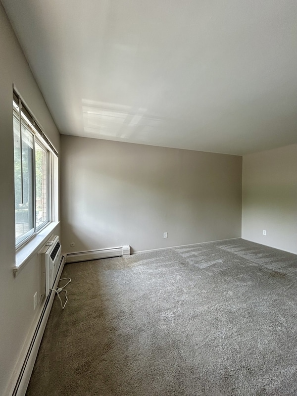 1760 St Johns Blvd in Lincoln Park, MI - Building Photo - Building Photo