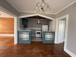 1743 McKinley Ave in San Antonio, TX - Building Photo - Building Photo