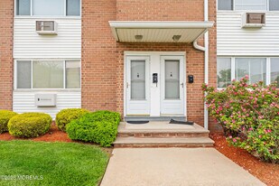 35 Sternberger Ave in Long Branch, NJ - Building Photo
