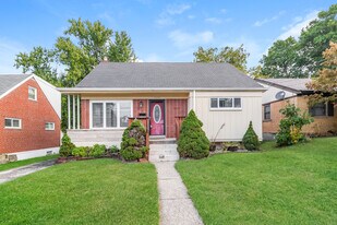 5678 Karen Ave in Cincinnati, OH - Building Photo