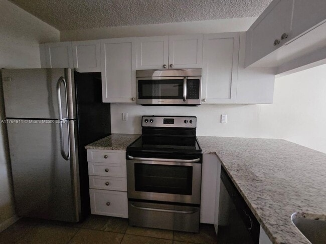 22203 Glenmoor Dr in West Palm Beach, FL - Building Photo - Building Photo
