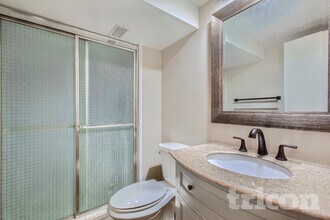 1916 Lamplight Dr in Woodbury, MN - Building Photo - Building Photo