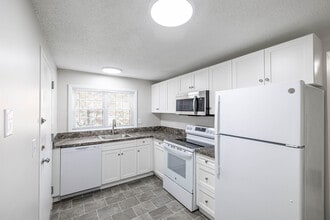 Newport Apartments in Milford, CT - Building Photo - Interior Photo