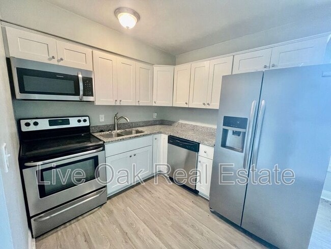 3224 Arctic Ave in Virginia Beach, VA - Building Photo - Building Photo