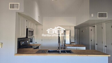 2693 W Calle De Dalias in Tucson, AZ - Foto de edificio - Building Photo