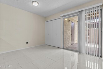 1725 N Miller Rd in Scottsdale, AZ - Building Photo - Building Photo