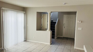 7289 Larix Rd in Las Vegas, NV - Building Photo - Building Photo