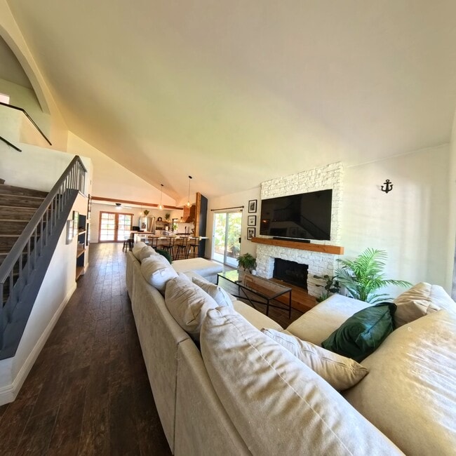 25 Alumbre in Rancho Santa Margarita, CA - Foto de edificio - Building Photo