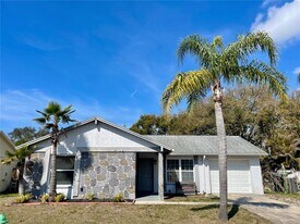 7911 Aden Loop in New Port Richey, FL - Building Photo