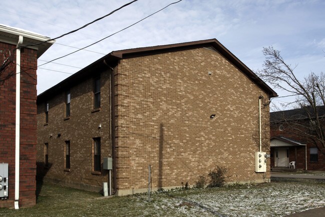 8606 STANDING OAK Dr in Louisville, KY - Building Photo - Building Photo