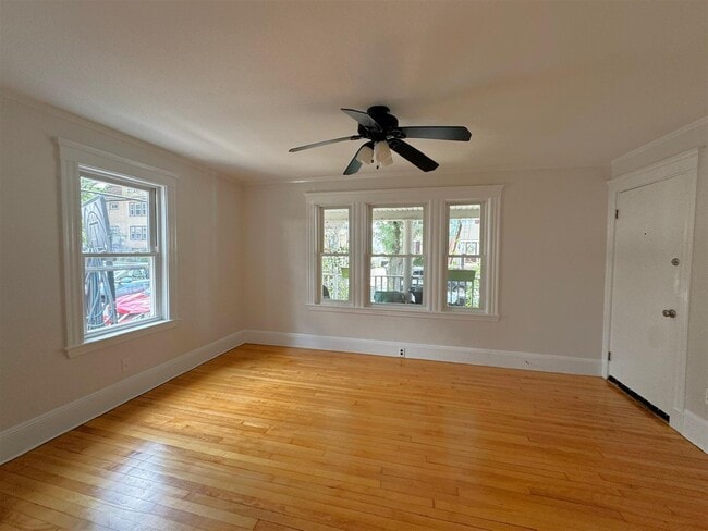 9 Gordon St, Unit 1 in Somerville, MA - Foto de edificio - Building Photo