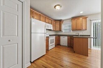 54 Plank Rd in Clifton Park, NY - Building Photo - Building Photo