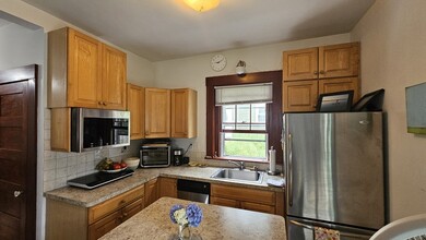 21 Chase St, Unit #B in Newton, MA - Building Photo - Building Photo