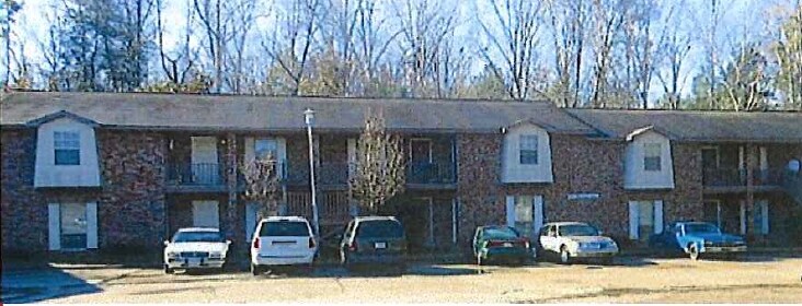 114 Plantation Place Dr in Hattiesburg, MS - Building Photo