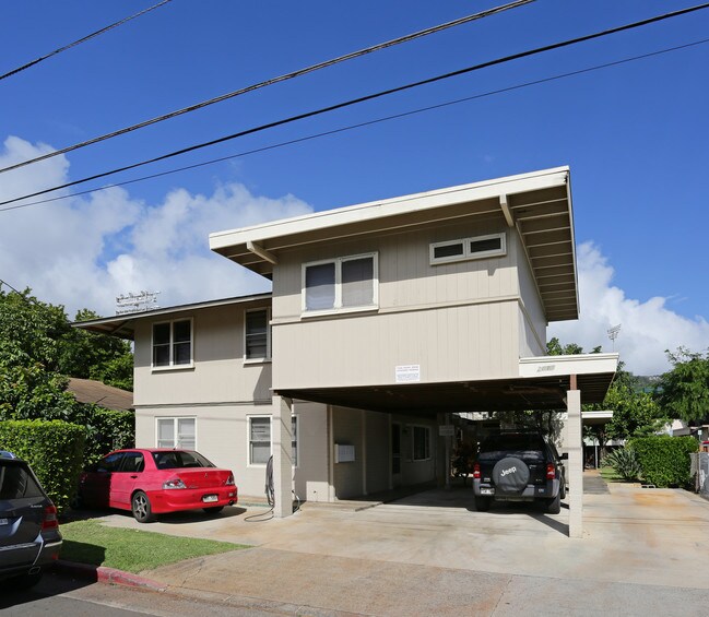 2810 Varsity Cir in Honolulu, HI - Foto de edificio - Building Photo