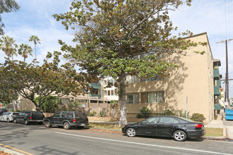 601 California Ave in Santa Monica, CA - Building Photo - Building Photo