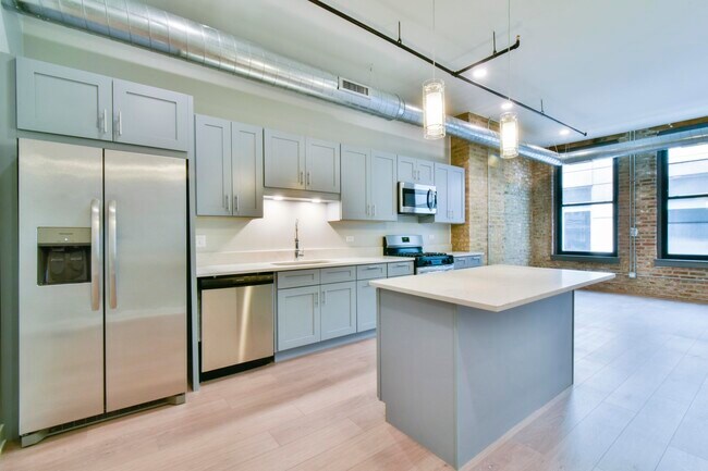25 W Hubbard St in Chicago, IL - Building Photo - Building Photo