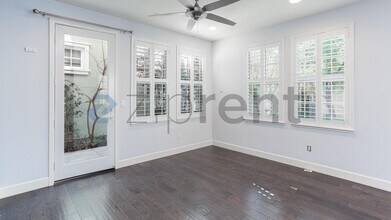 111 Avellino Way in Mountain View, CA - Foto de edificio - Building Photo