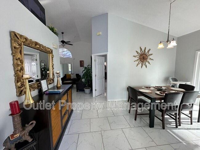 645 Majesty Dr in Davenport, FL - Building Photo - Building Photo