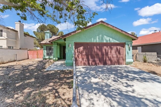 property at 2539 Garnet Ln
